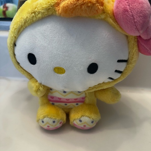 Hello Kitty stuffed chick - Picture 2 of 2